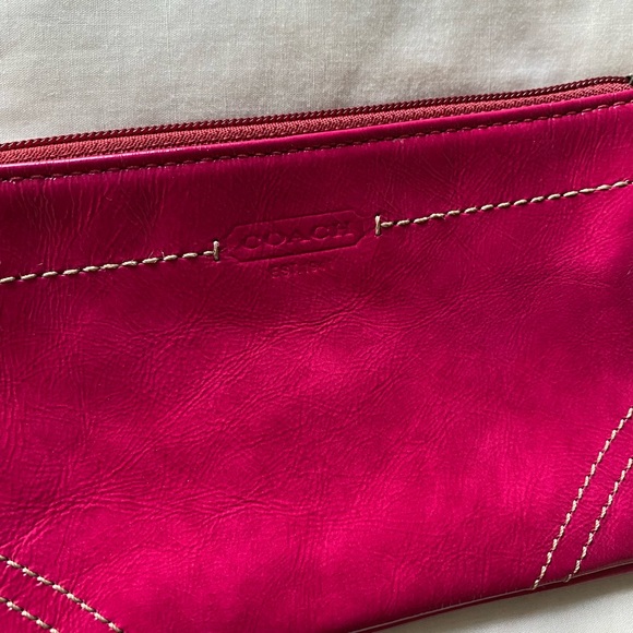 COACH pink wristlet pouch - Picture 3 of 9